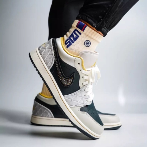 Giày Air Jordan 1 Low ‘Beaded Swoosh’ DV1762-001