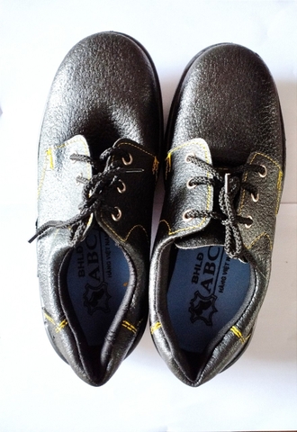 Giày đen bảo hộ