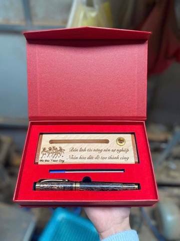 Bút trầm hương khắc tên theo yêu cầu