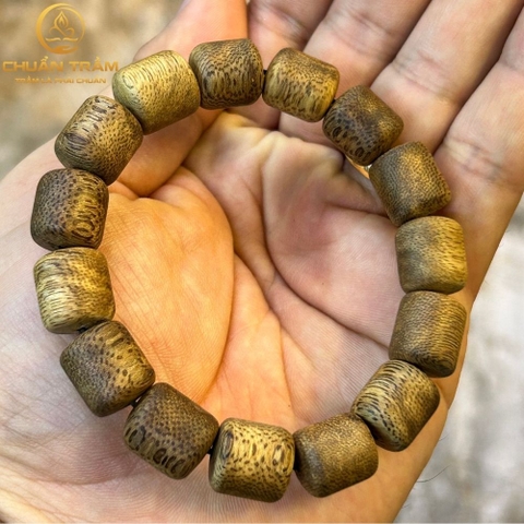 Vòng tay trầm hương lu thống tốc kiến Quảng Nam - Chuẩn Trầm