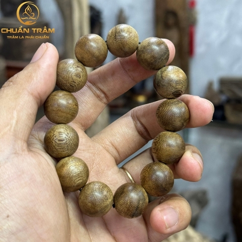 Vòng tay trầm hương quầng dầu Quảng Nam - Chuẩn Trầm
