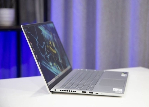 Laptop Dell Inspiron 7510vỏ nhôm nguyên khối vớimàn hình 15.6inch FHD vàcardRTX 3050