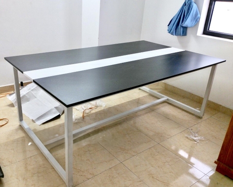 Bàn Phòng Họp Chân Sắt Trắng Mặt Gỗ Công Nghiệp BHT_240