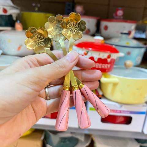 Thìa cà phê chuôi sứ vẽ vàng