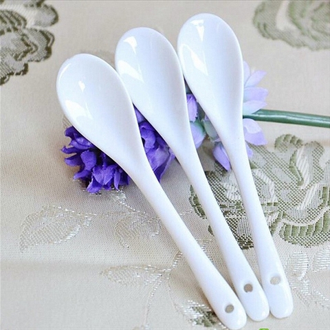 Thìa gia vị trắng