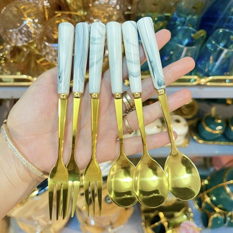 Thìa,dĩa vân đá