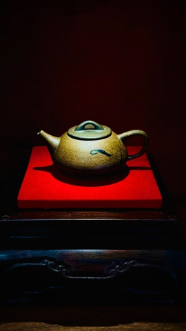 Ấm gốm Quyết Thành