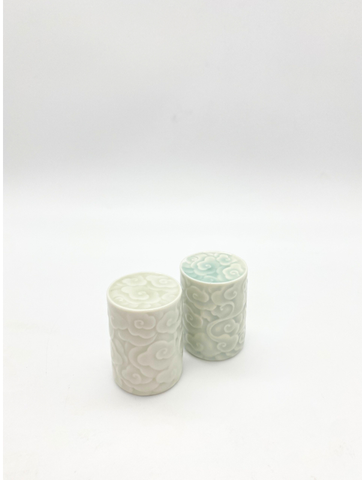 TRÀ CỤ - GÁC NẮP SỨ