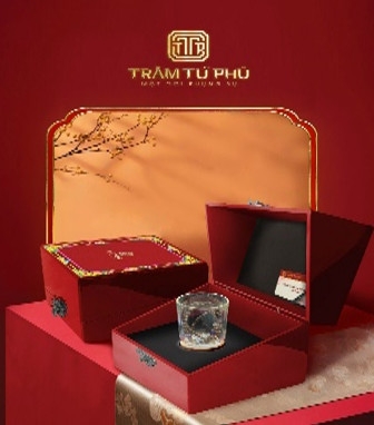 TRẦM HƯƠNG - VÒNG TRẦM 108 HẠT, HỘP SƠN MÀI 7 MÀU