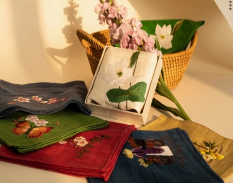 LỤA ĐŨI TƠ TẰM - KHĂN TAY ĐŨI/LỤA