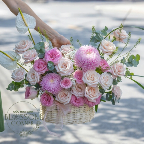 Giỏ hoa hồng mix cúc mẫu đơn