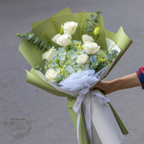 🤍 Bó Hoa Hồng Trắng & Cẩm Tú Cầu – Thanh Lịch & Tinh Khiết