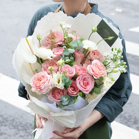 Bó Hồng Kem Mix – Giấy Xé Tông Màu Pastel Ngọt Ngào