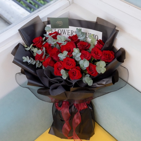 Bó Hoa Hồng Đỏ – Sang Trọng & Nồng Nàn