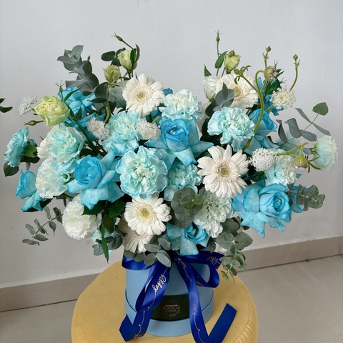 Hộp hoa hồng xanh mix phăng,đồng tiền,cát tường