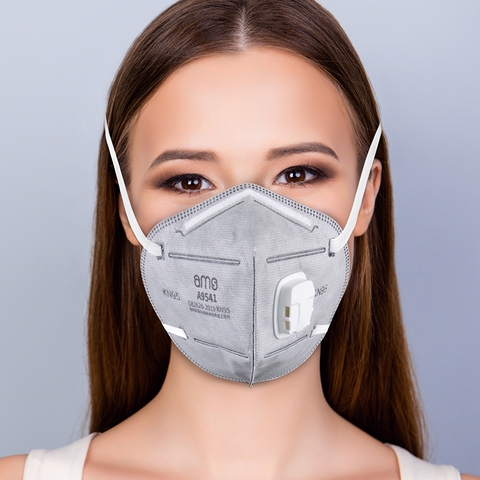 Khẩu trang KN95 chứa than hoạt tính 5 lớp Đeo qua đầu và Có Van, hiệu AMS, Model: A9542V, hộp 25 chiếc