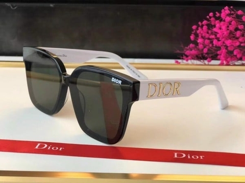 Mách bạn cách chọn kính râm nam trendy chuẩn theo từng gương mặt