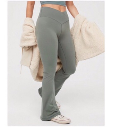 Quần tập legging ống loe Ae rie, hàng xuất xịn