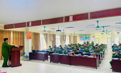 CÔNG AN PHƯỜNG ĐÔNG NGẠC CÓ NHIỀU GIẢI PHÁP GIẢI QUYẾT CÁC ĐIỂM NGHẼN VỀ “ÙN TẮC GIAO THÔNG” TRÊN ĐỊA BÀN PHƯỜNG