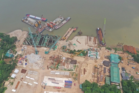 Đẩy nhanh tiến độ 9 cầu vượt sông Hồng, sông Đuống