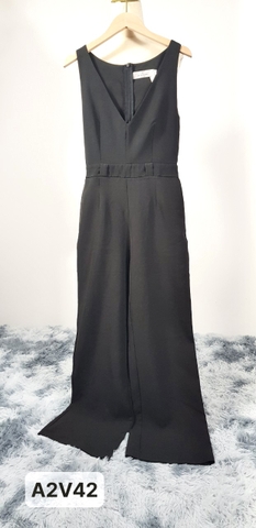 Jumpsuit đen dài ống rộng