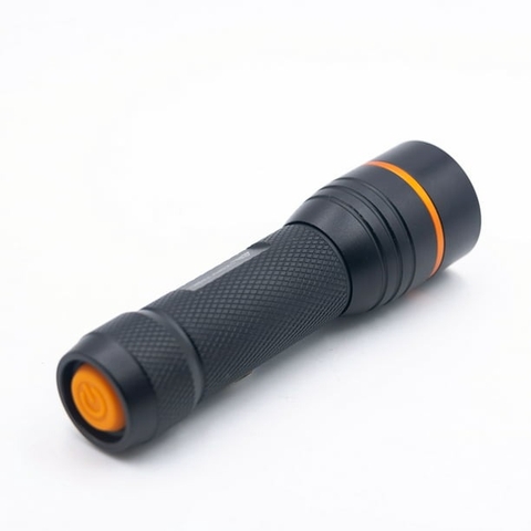 Đèn pin LED Ozark Trail 420