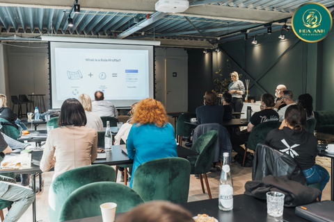 KHÓA HỌC GIỮ CHÂN KHÁCH HÀNG & TĂNG TỶ LỆ KHÁCH QUAY LẠI TRONG NGÀNH PHUN XĂM THẨM MỸ – TẠI THẨM MỸ VIỆN HOA ANH