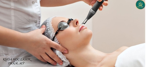 Khóa Học Laser: Mở Rộng Tầm Nhìn Công Nghệ và Ứng Dụng