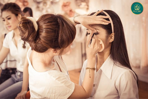 KHÓA HỌC MAKEUP CÁ NHÂN CƠ BẢN CHO NGƯỜI MỚI BẮT ĐẦU