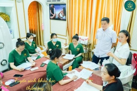TUYỂN SINH KHÓA HỌC THẨM MỸ TẠI HOA ANH