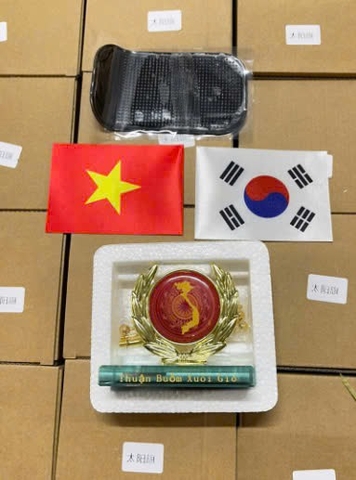 Bộ Cờ Đảng Và Cờ Tổ Quốc Trang Trí Xe Ô Tô, Văn Phòng Bàn Làm Việc
