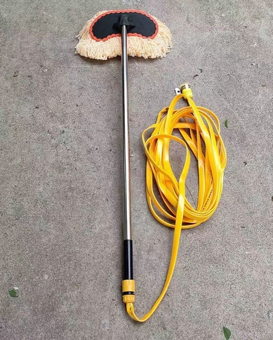 Dụng cụ chổi rửa xe 2 trong 1 kèm vòi nước đa năng tiện lợi hàng tốt tạo bọt