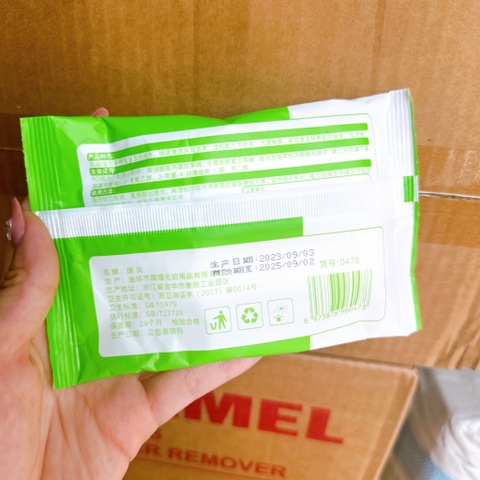 Khăn ướt vệ sinh nội thất oto tiện dụng - Giấy ướt phục hồi nội thất sáng bóng