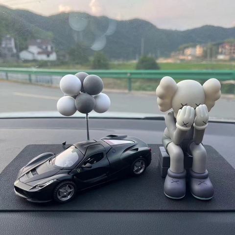 Mô hình nhân vật Búp Bê KAWS trang trí xe hơi Mini 10cm Nhiều Màu Sắc Dùng Trang Trí