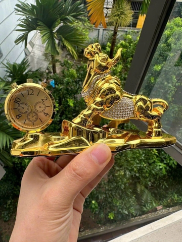 Tượng Trâu Đính Đá Đồng Hồ Có Chứa Nước Hoa
