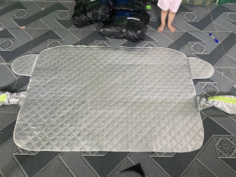 Bạt kính lái hút nam châm có tai che gương fom mới 2025
