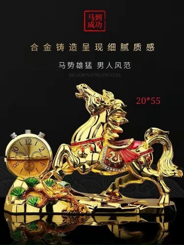 Tượng Ngựa Vàng - Tuấn Mã Vượt Dốc