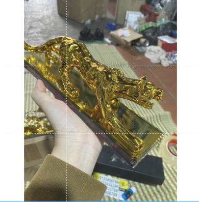 Tượng hổ kim tiền mạ vàng để trên ô tô hay để bàn làm việc văn phòng tặng kèm thảm chống trượt + nước hoa + bảng ghi sdt