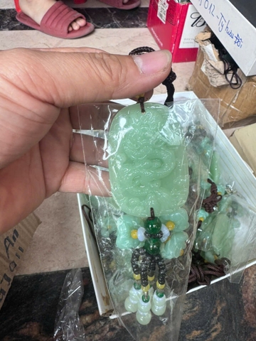 Khánh treo xe phong thủy, dây tua rua đá