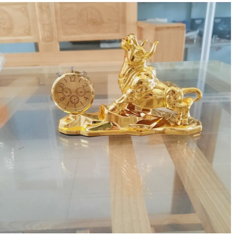 Tượng Trâu vàng phong thủy để xe ô tô - Biểu tượng của may mắn, tài lộc tặng kèm nước hoa ô tô
