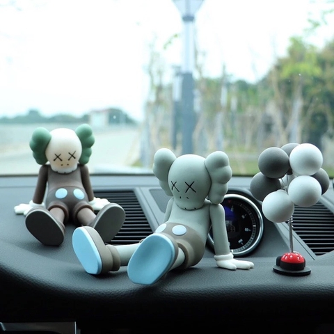 Mô hình nhân vật Búp Bê KAWS trang trí xe hơi Mini 10cm Nhiều Màu Sắc Dùng Trang Trí
