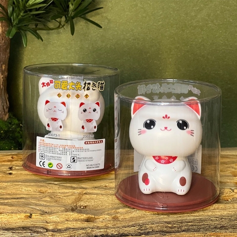 Chú mèo may mắn Lucky Cat gật gù đáng yêu