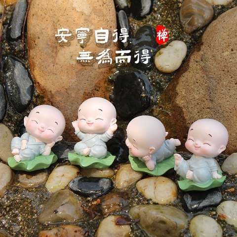 Tượng Sư Thầy và chú tiểu ngồi thiền lá sen