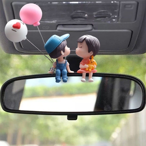 Đôi Tình Nhân Bé Nhỏ Ngồi Trang Trí Màn Hình DVD Oto