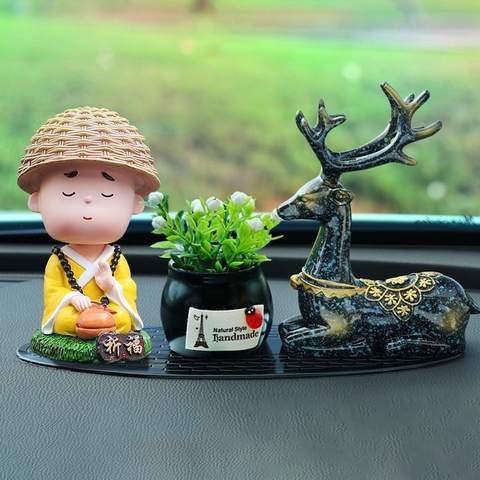 combo chú tiểu gõ mõ áo vàng+chậu cây đen+thảm oval+hươu ngồi