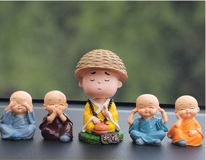 Set chú tiểu gõ mõ vàng+ 4 chú tiểu tứ không+ thảm oval,