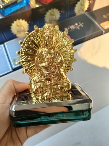 (50ml) Nước hoa ô tô CARLOX kiêm tượng phật Quan Thế Âm nghìn tay xoay 360 độ bằng năng lượng mặt trời