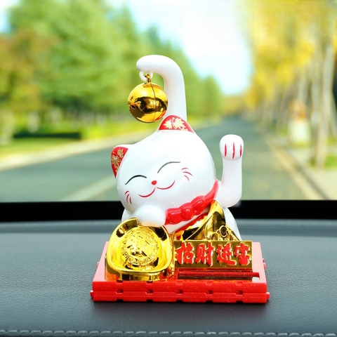 Chú mèo thần tài vẫy tay bằng năng lượng mặt trời
