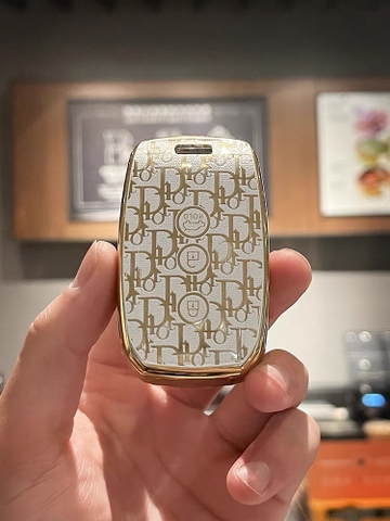 Ốp bảo vệ chìa khoá Dior vàng 2023 - chỉ ốp