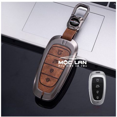 Bộ ốp kim loại mặt da +lưng da mix móc khoá dây da logo Hyundai